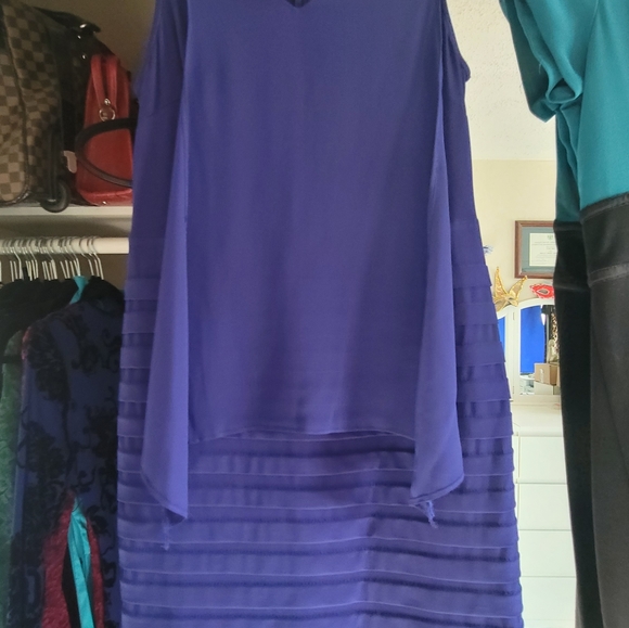 Dawn's Dresses - Picture 5 of 16